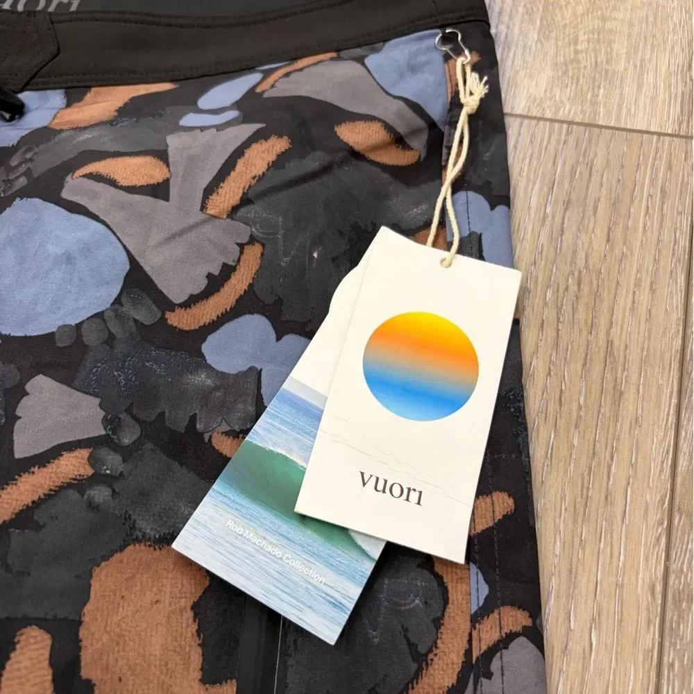 Vuori Infinity Board Shorts Men's 34 NWT